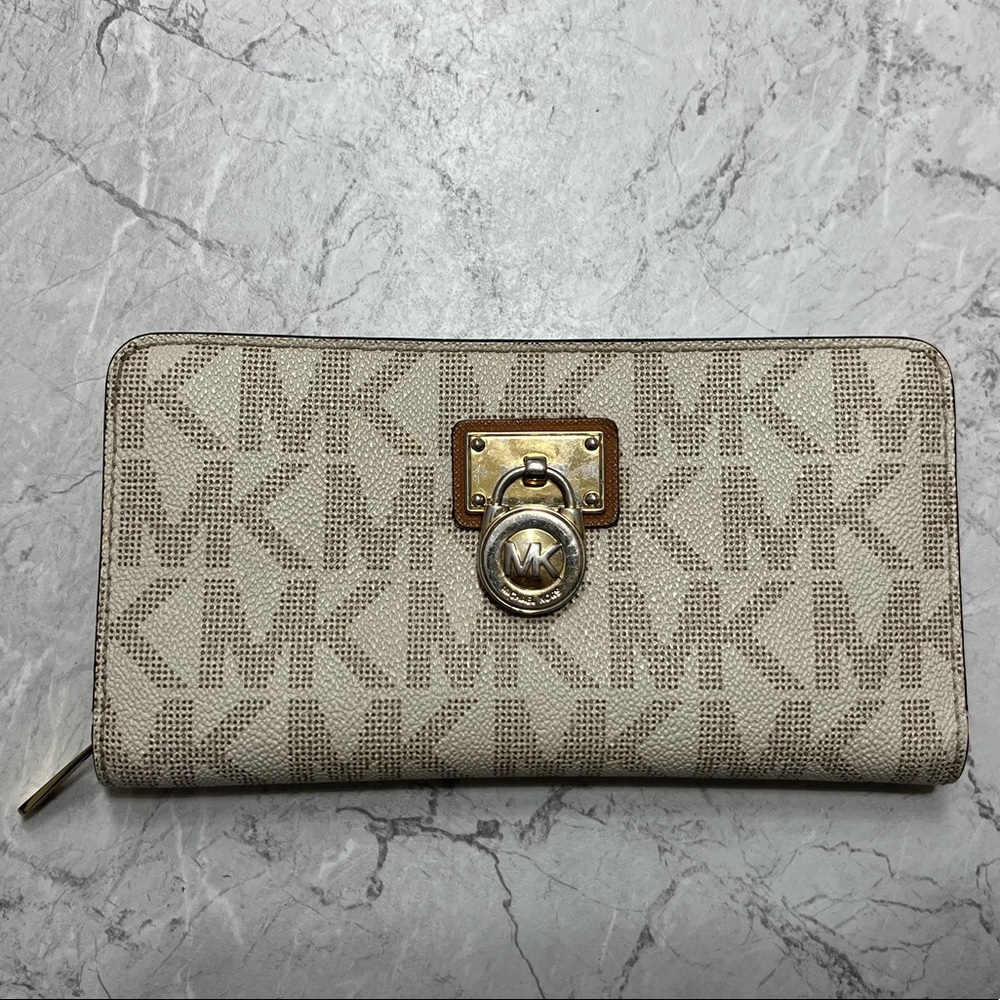 Michael Kors Bifold Zip Around Wallet Authentic
